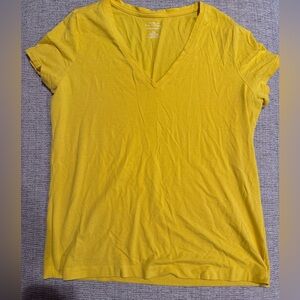 🍌 Banana Republic Timeless Tee Yellow V-Neck T-Shirt Size L EUC!